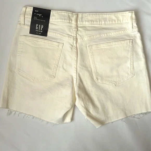 Gap Denim Women’s Shorts Cream 5” Shorts NWT - Picture 2 of 8